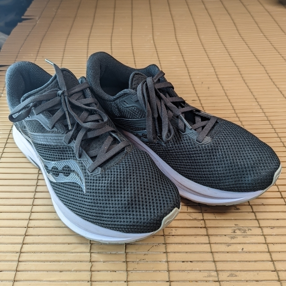 Saucony Men’s "Axon" Size 9.5 S20657-45 Alloy Black White Running Shoes Low Top